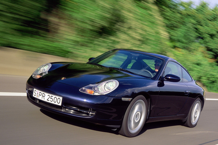 「ポルシェ911カレラ（タイプ996）」。写真はイメージ。