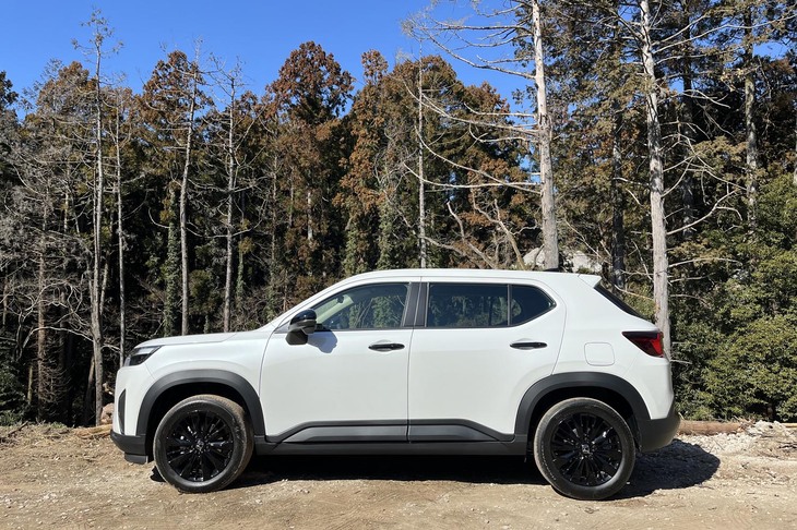 ホンダWR-V Zブラックスタイル（サイドビュー）