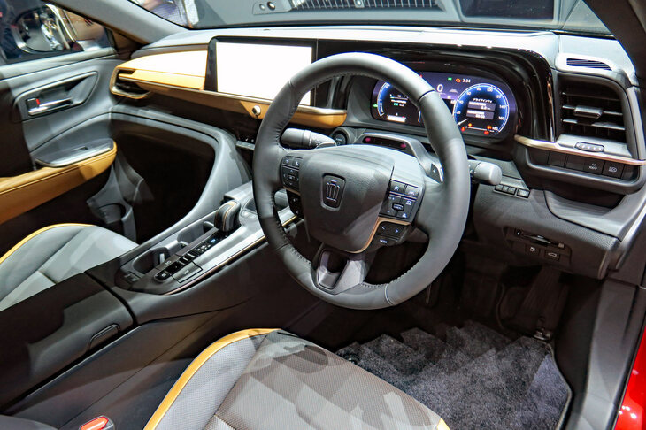 トヨタ・クラウン クロスオーバー（インストゥルメントパネルまわり）