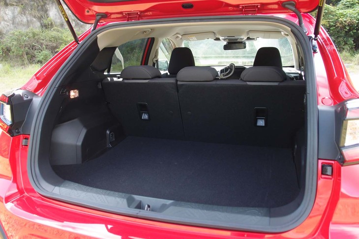 スバル・クロストレック（ラゲッジスペース）