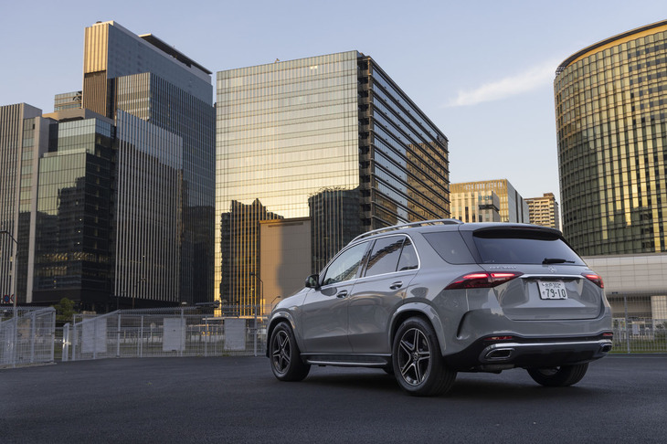 ユニットの形状は変わっていないが、テールランプの発光パターンも新しくなっている。