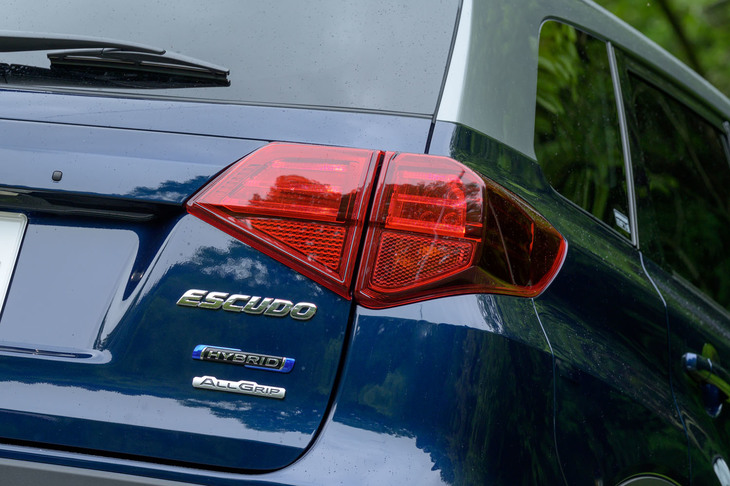 ボディーカラーは全6種類。ルーフと車体を塗り分けるツートンカラーは、4万4000円の有償オプションとなっている。