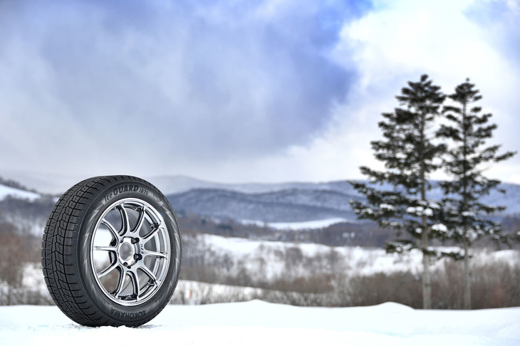 「アイスガード7」の転がり抵抗はエコタイヤ「ヨコハマ・エコスES31」と同等レベルで、スタッドレスタイヤながら低燃費性能にも配慮されている。