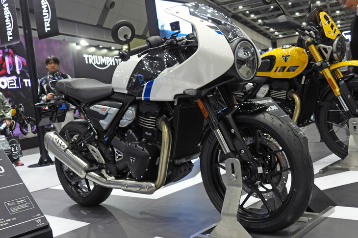 トライアンフ・スラクストン400