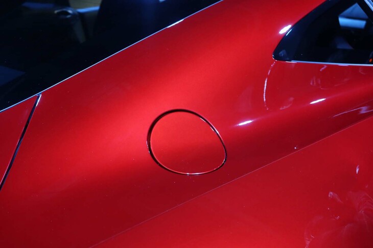 アストンマーティン・ヴァンテージ（給油口）