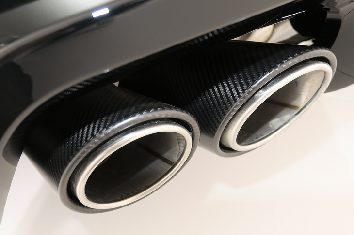 レンジローバー・スポーツSVエディションワン（マフラー）