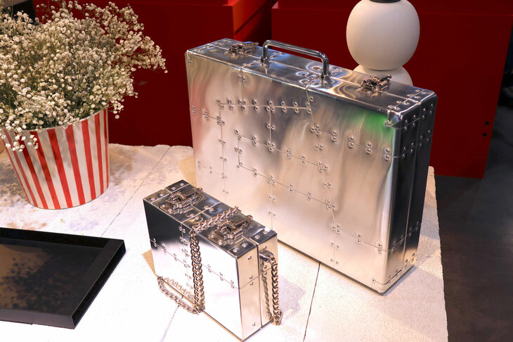 ドイツのプロダクトを紹介する企画展「ノイドイッチュ」で。ベルリンを拠点とするハーダールンプのバッグ。