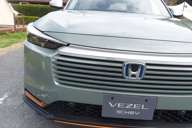 ホンダ・ヴェゼルe：HEV X HuNTパッケージ（フロントグリル）