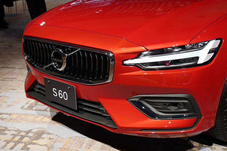 ボルボS60 T5インスクリプション（フロントマスク）