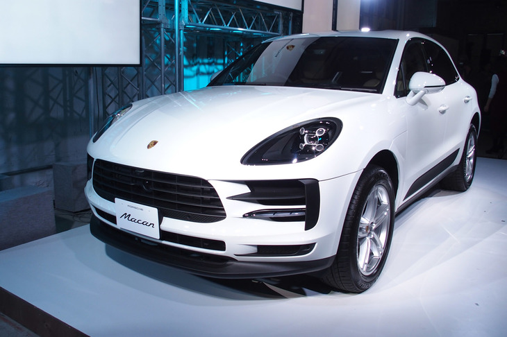 2018年のパリモーターショーで登場した最新型「ポルシェ・マカン」。日本では2019年夏に発売される。
