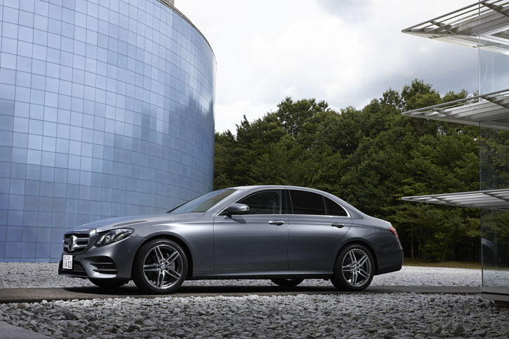 「メルセデス・ベンツE200アバンギャルド スポーツ」