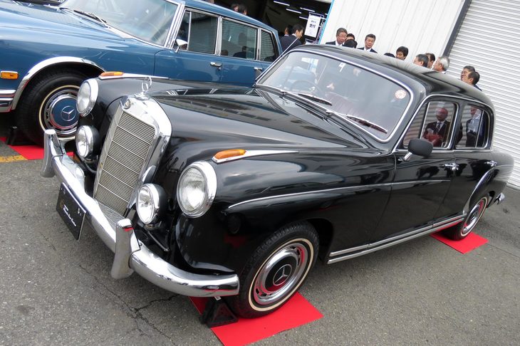 所有するテュフ ラインランド ジャパンからの依頼で、ヤナセが管理している1958年式「メルセデス・ベンツ220S（180 II）」。