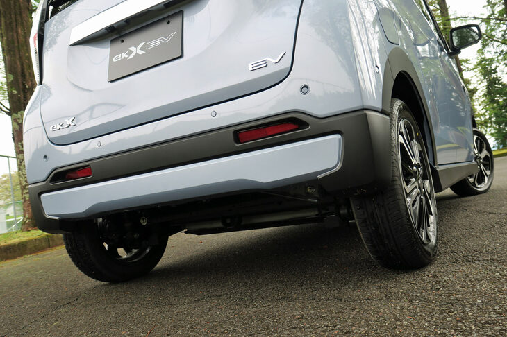 三菱eKクロスEV P（リアバンパー）