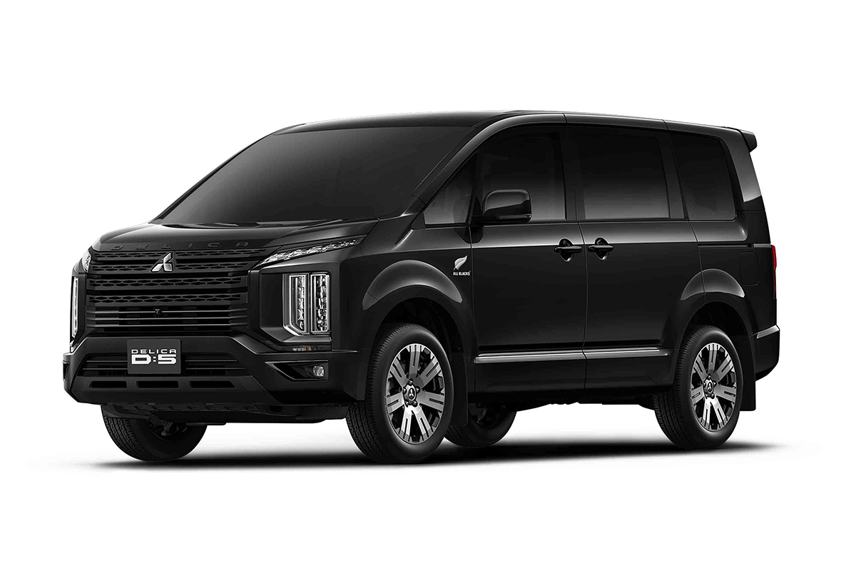 三菱デリカD：5／アウトランダーPHEV」に「オールブラックス」との
