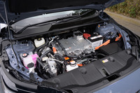 FWD車は当然ながら、4WD車でもシステム出力のアップは完全にフロントモーターの強化に由来する。従来型での最高出力はリアモーターと同じ109PS（80kW）だったが、改良型では227PS（167kW）に高められ、最大トルクも169N・mから268N・mに増強された。