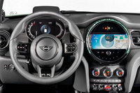 フロントマスクを刷新！ 「MINI 3ドア／5ドア／コンバーチブル」がマイナーチェンジの画像