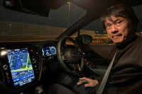 個人的には、「フェラーリ328」みたいな、ちゃんとフロント荷重をかけないとまるっきり曲がらない、つまり曲がるのに気を使うクルマが好みだが、カーマニアの終活として「クロストレック」のストロングハイブリッド車はアリかもしれない。これは乗れば乗るほど良さがじわっと体にしみ込んでくるような「いいクルマ」タイプである。