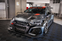 富士スピードウェイのピットに展示されていたレーシングマシン「RS3 LMS」は、「RS 3セダン」がベース。アウディは世界各国で開催されているTCRレースにこのRS3 LMSで参戦している。