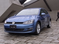 新型「ゴルフ」もお出迎え