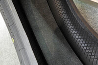 「スポーツマックス ラックス」の内側に施された特殊吸音スポンジ。