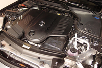 高効率を追求した、3リッター直6ターボエンジン。トランスミッションは9段ATが組み合わされる。