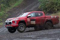 動画では競技車両の試験車による豪快な走りも紹介。ぜひご覧あれ。