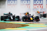 【F1 2021】荒れたレースでフェルスタッペン勝利　ハミルトンは命拾い