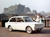 1963年「ヒルマン・インプ」。コルベア・ルックをまとった、開閉式リアウィンドウを持つ2ドアセダンボディーに総アルミ製の875cc直4 SOHCエンジンを搭載。1976年までにシリーズ総計で約49万台がつくられた。