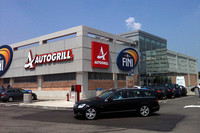 「太陽の道（アウトストラーダ・デル・ソーレ）」沿いにオープンしたセッキア・エストSAの新しい建物。