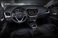 新型「ジープ・チェロキー」2014年春に販売開始の画像