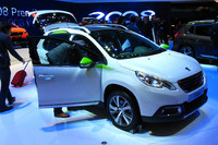 「プジョー2008」