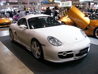 ドイツのチューナー「STROSEK DESIGN」も2台を展示していた。