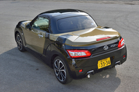 ダイナミックなデザインの内外装を特徴とする、「コペン エクスプレイ」。「コペン」シリーズ第2のバリエーションとして、2014年11月に発売された。