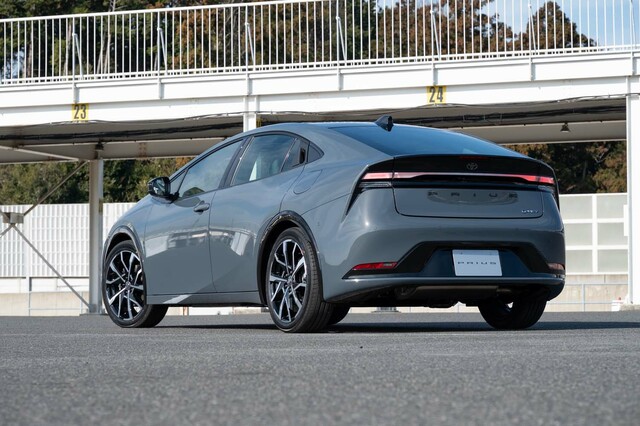 トヨタ・プリウスZ（FF）／プリウスZ（4WD）／プリウスPHEV