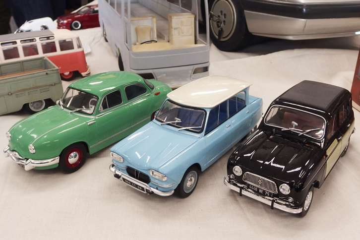 これらはキットではなく、1/24の完成品。フランス版「国産名車コレクション」のようなシリーズだそうで、左から「パナール・ディナZ1」「シトロエン・アミ6」「ルノー4パリジェンヌ」という、個性豊かな往年のフレンチ大衆車のモデル。プロポーション、雰囲気ともに、とてもいい感じ。