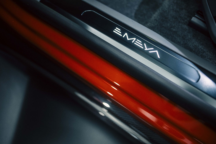 ロータス・エメヤ（写真：ロータスカーズ）