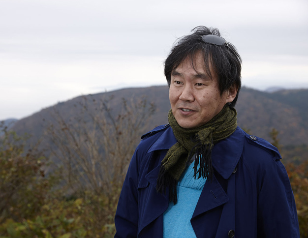 森口将之（もりぐち まさゆき）
	日仏メディア交流協会や日本デザイン機構の会員を務めるなど、幅広い分野で活躍するモータージャーナリスト。1962年東京生まれ。自動車専門誌の編集部勤務を経て1993年にフリーランスとして独立。海外にも積極的に足を運び、交通事情や都市景観、環境対策などの取材を通して、クルマのあるべき姿を探求している。