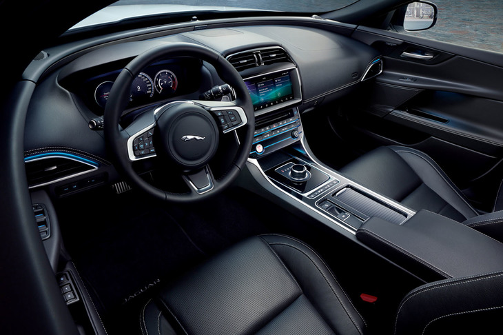 「XEランドマークエディション」のインテリア