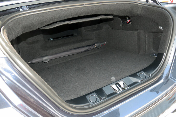 フェラーリ・ローマ スパイダー（トランクルーム）