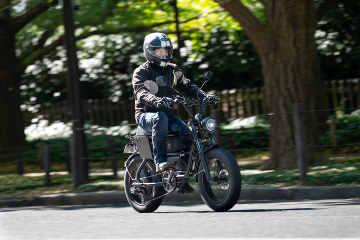 「マーベリックS1」シリーズは、基本的に通販で購入し、自分で組み立てる“キットカー”のようなバイクとなっている。組み立てに自信のない人向けに、パートナー企業（バイクショップや自転車ショップ）による組み立てやメンテナンスサービスも用意している。