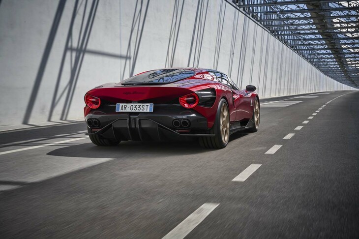 アルファ・ロメオ33ストラダーレ