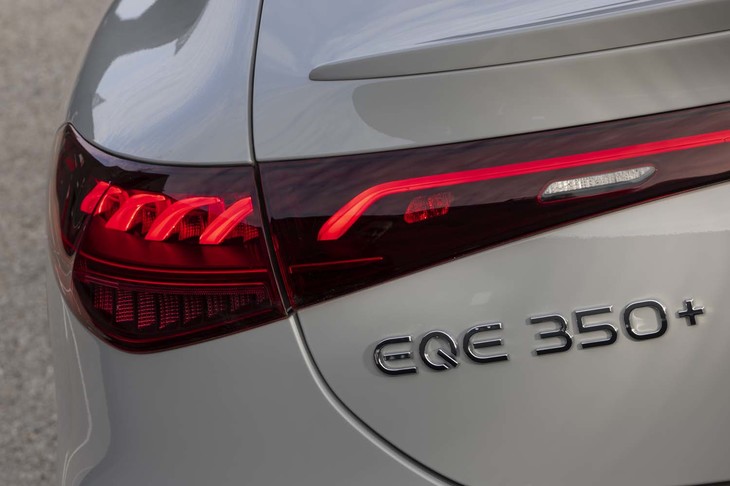 「EQE」にはエントリーモデルとなる「EQE350＋」のほか、よりパワフルな「EQE500」やAMGモデルがラインナップされる。