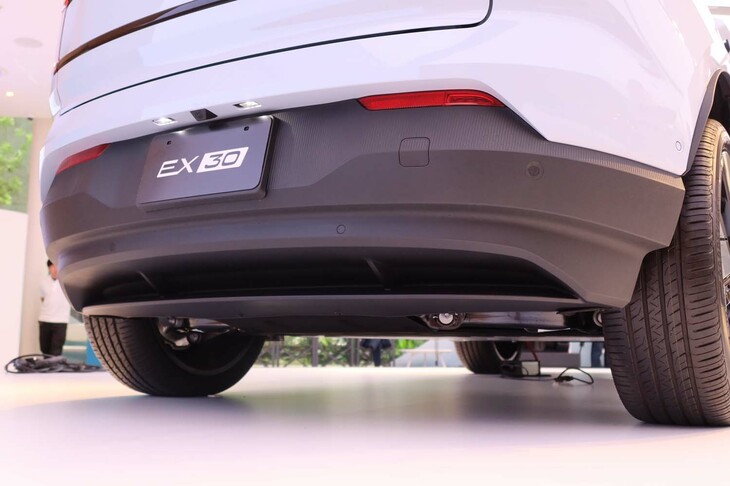 ボルボEX30ウルトラ シングルモーター エクステンデッドレンジ（リアバンパー）