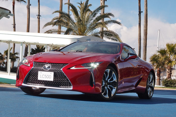 いまに続くレクサスの変革はこのクルマから始まった!?　ラグジュアリークーペ「LC」の車名には、「Luxury Coupe」のほか、「LexusのChallenge」という意味も込められている。