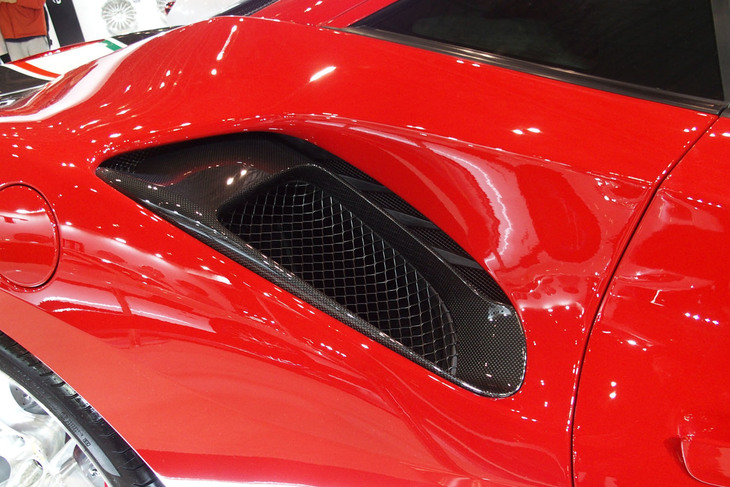 フェラーリ488ピスタ