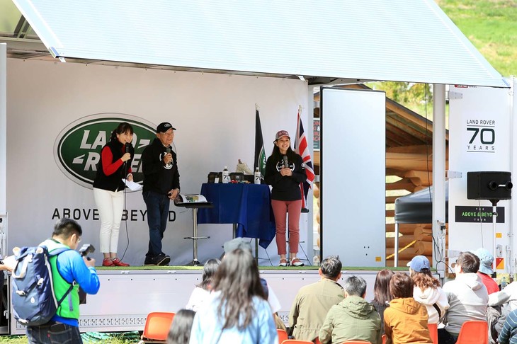 ステージではトークショーやランドローバーにまつわるクイズなどが行われ、大いに盛り上がっていた。