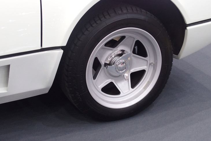 フェラーリ512 BBi（1981年）／Lusso Cars