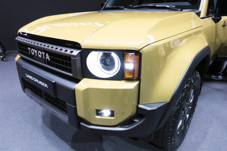 トヨタ・ランドクルーザー“250”（ヘッドランプ）