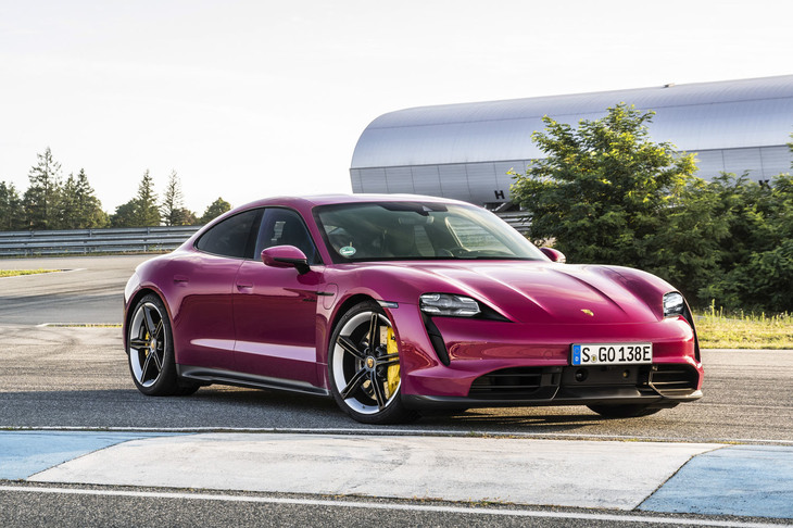 ポルシェの電気自動車「タイカン」の高いパフォーマンスは認めるところだが、バッテリーがあまりに大容量ゆえに充電の苦労がつきまとう。