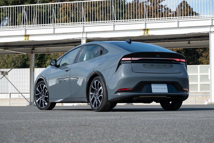 トヨタ・プリウスZ